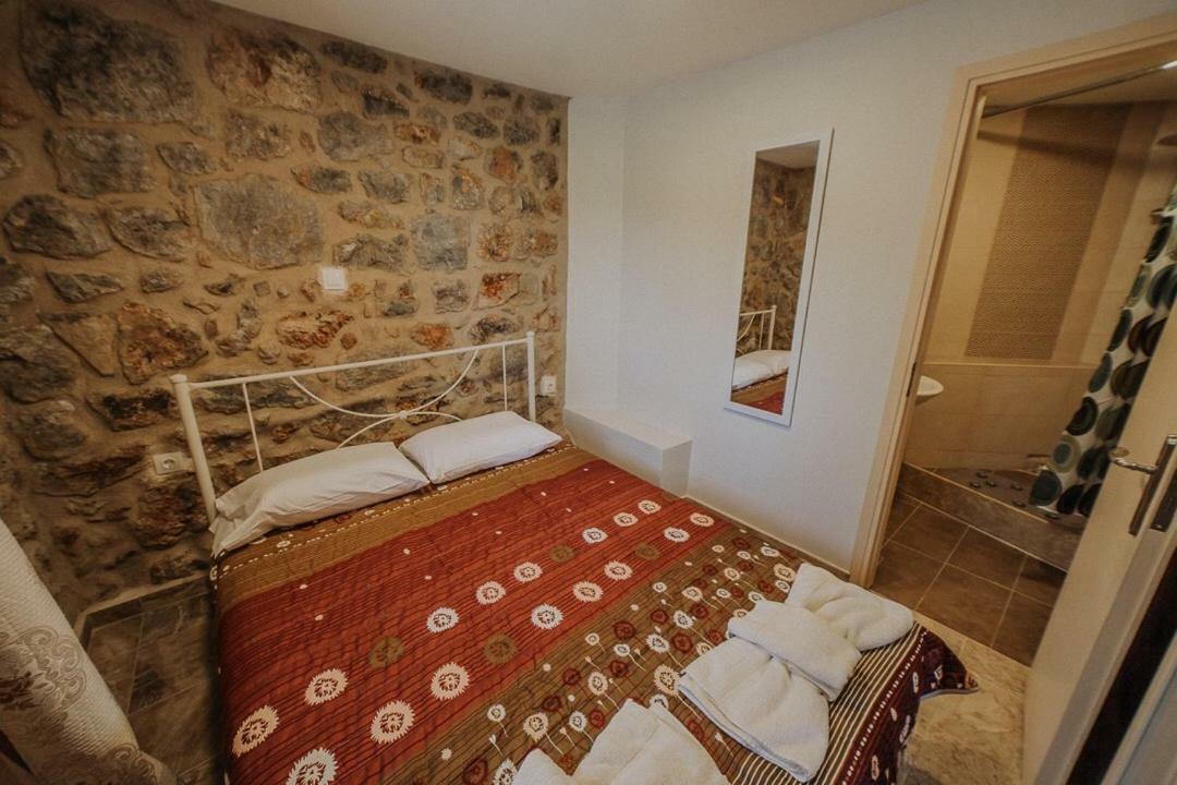 Eleutheria Kalamáta Buitenkant foto